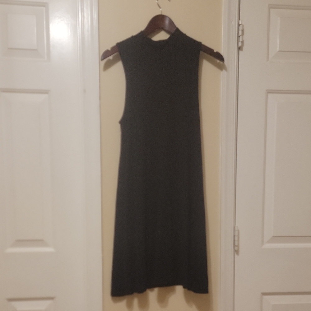 silence + noise Black Sleeveless Mock-Neck Maxi Dress